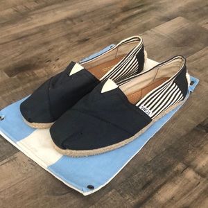 TOMS Espadrilles